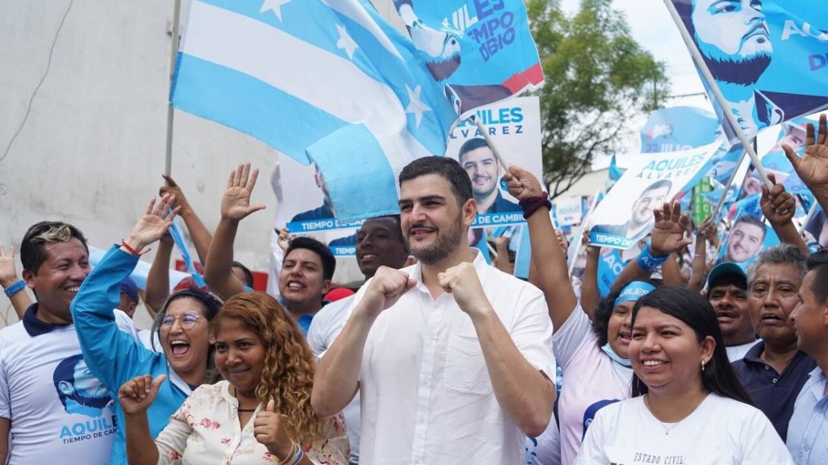 Aquiles Álvarez dejó la dirigencia deportiva para ser candidatos a la Alcaldía de Guayaquil.