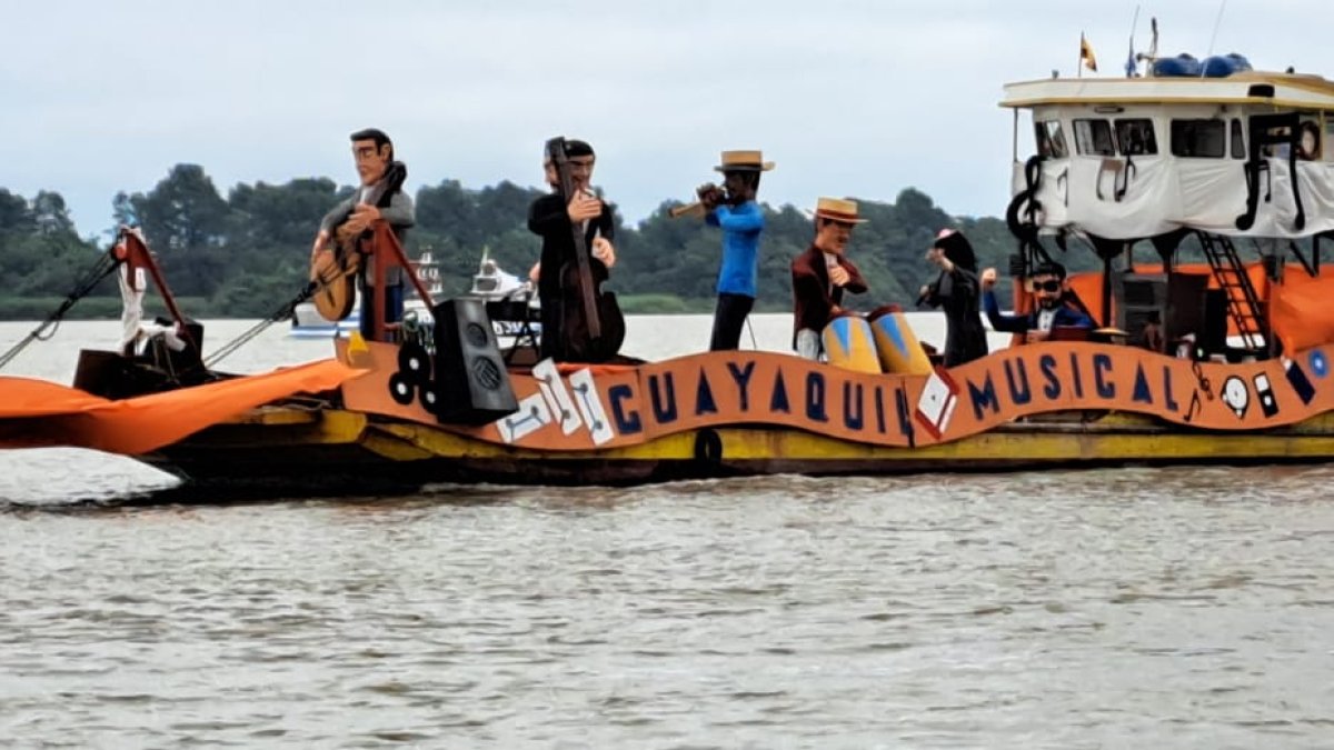 Se rinde homenaje a Guayaquil en sus 487 años de fundación