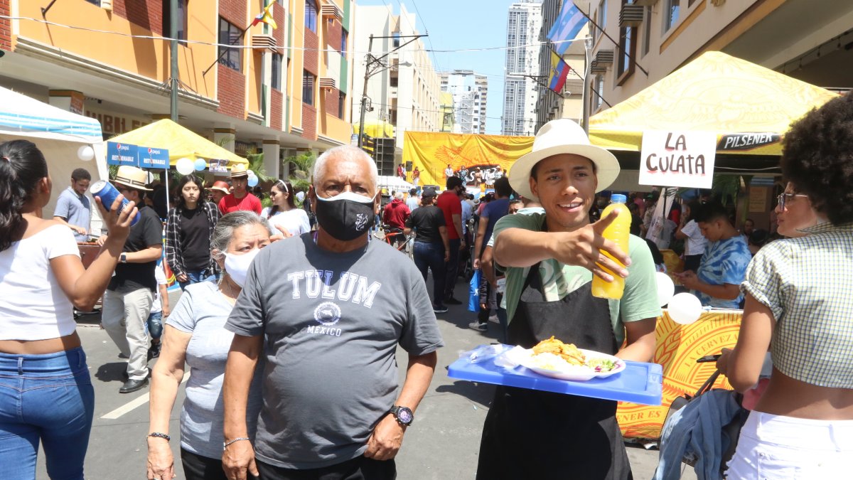 Una variedad de platos típicos se pueden encontrar en esta zona del centro de la ciudad.