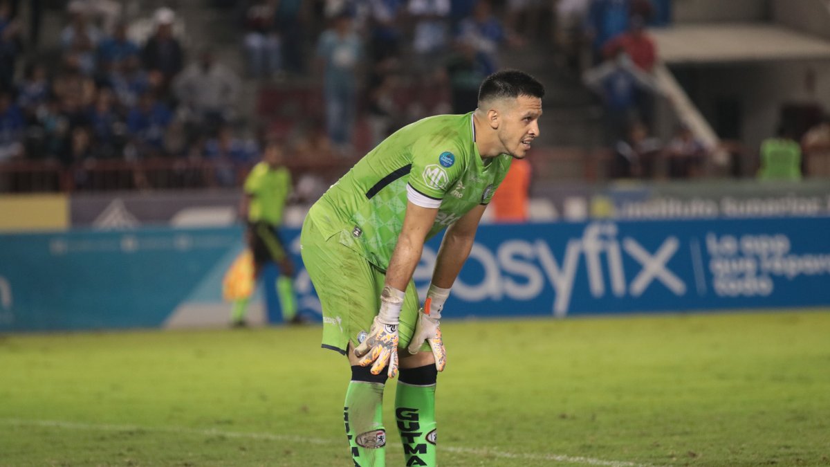 Gonzalo Valle, meta de Guayaquil City, fue la gran sorpresa en la nómina del microciclo de los portero tricolores