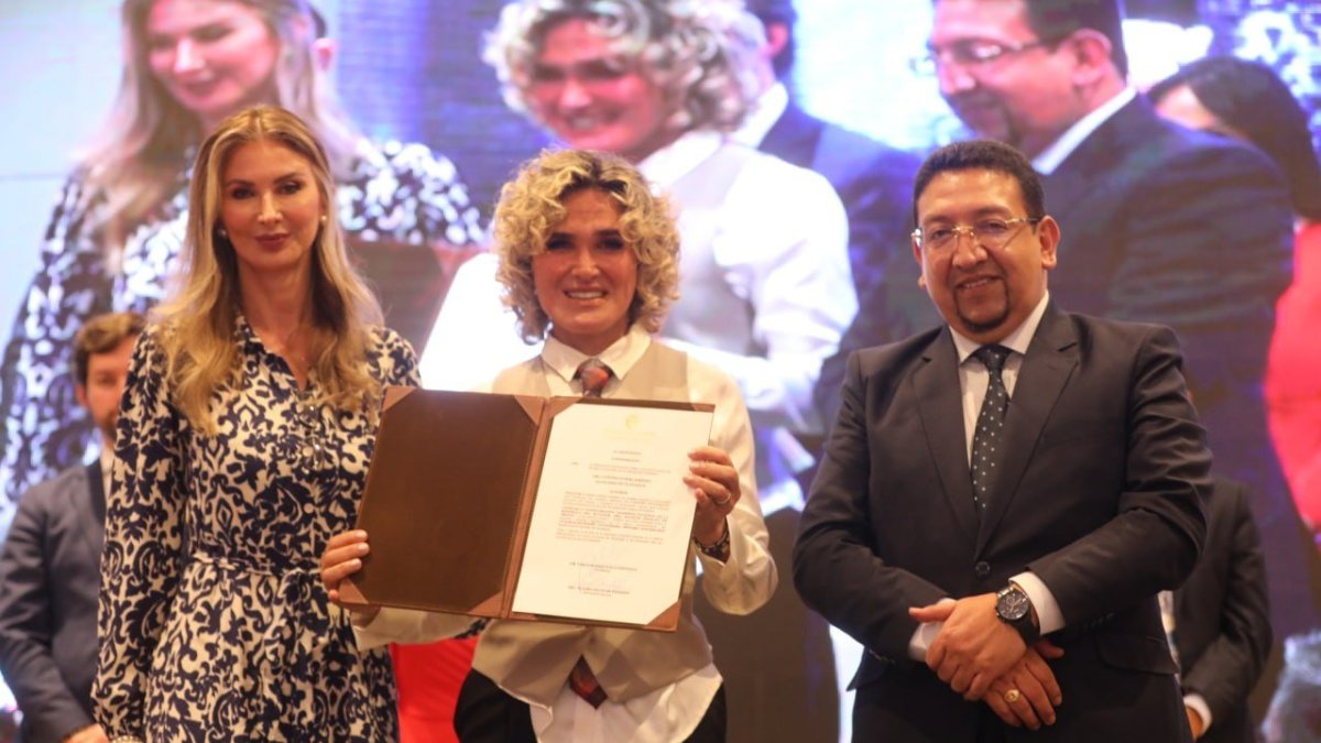 En la jornada se condecoró a la alcaldesa de la ciudad Cynthia Viteri por su 