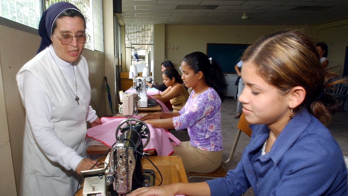 El 59% del microcrédito entregado este año fue a manos de mujeres. Los recursos se destinaron al consumo y al microemprendimiento.