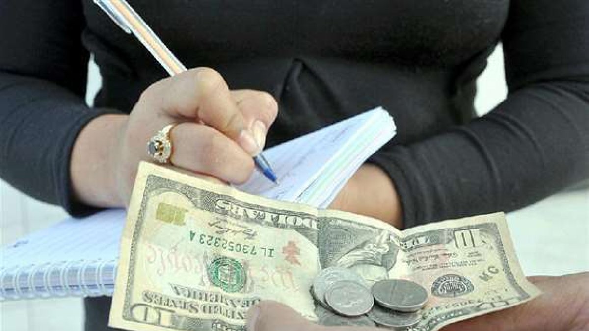 Solo 4 de cada 10 familias de escasos recursos poseen una cuenta en el sistema financiero.