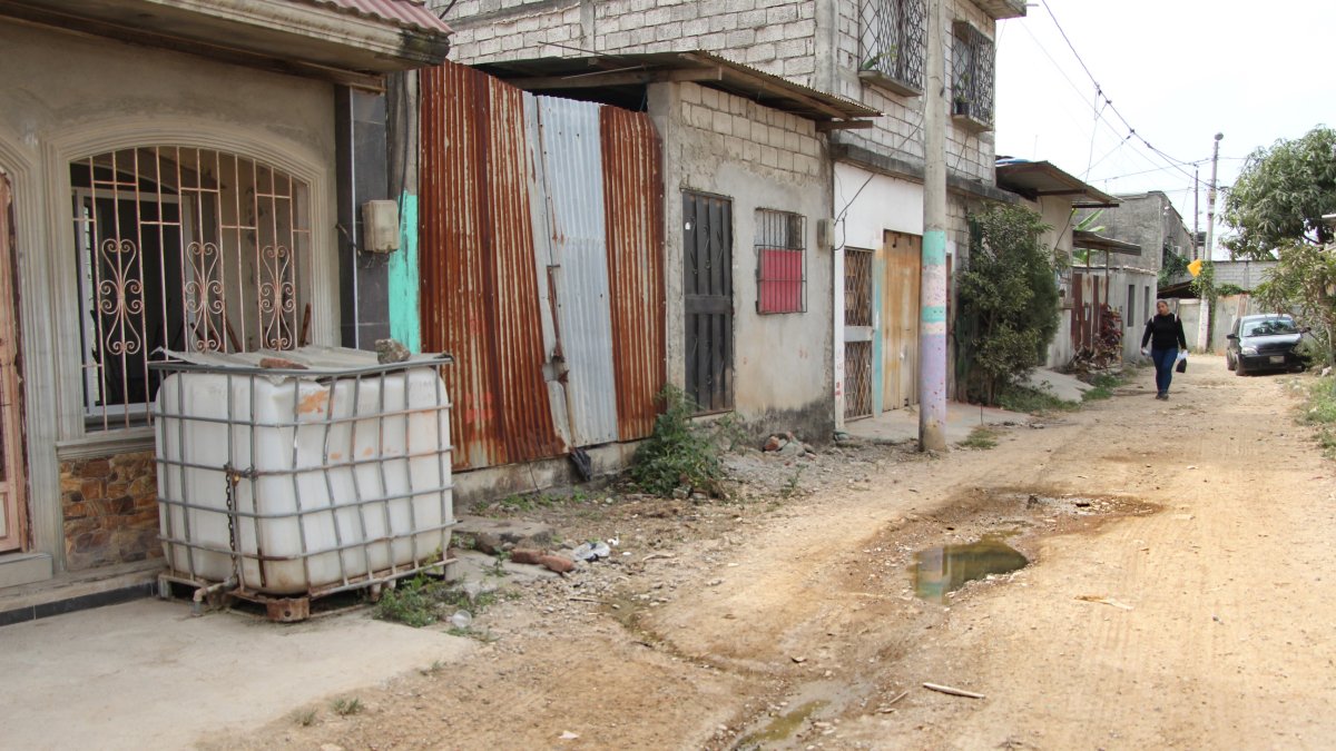 Estado. En la 5 de Junio tienen medidores pero sin conexión a las casas. El agua solo llega por tanqueros.