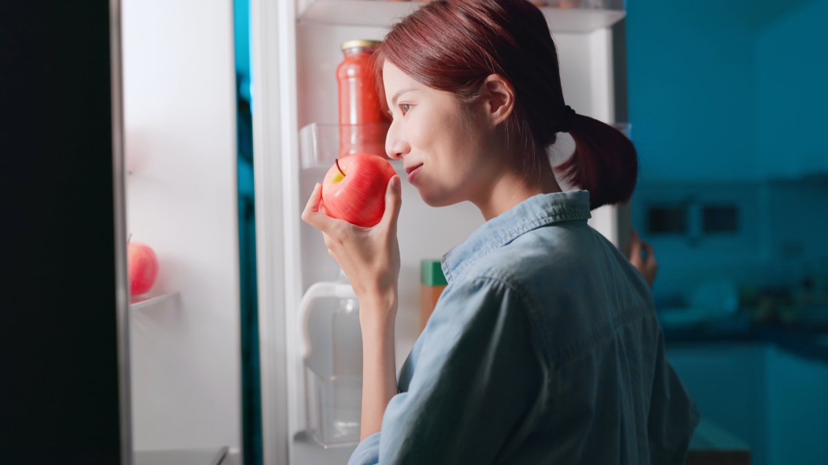 La fruta se la debe intentar comer al natural y evitarla en jugos.