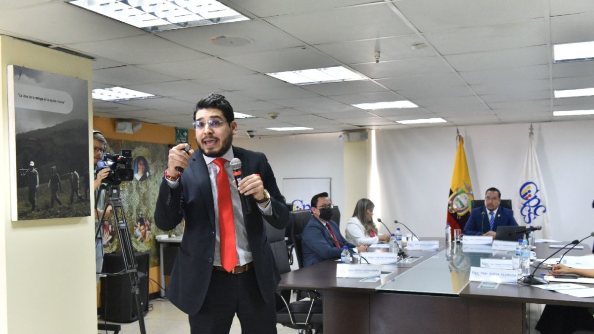 Raúl González fue el único integrante de la terna enviada por el propio presidente Guillermo Lasso que llegó hasta la etapa final del proceso de designación.