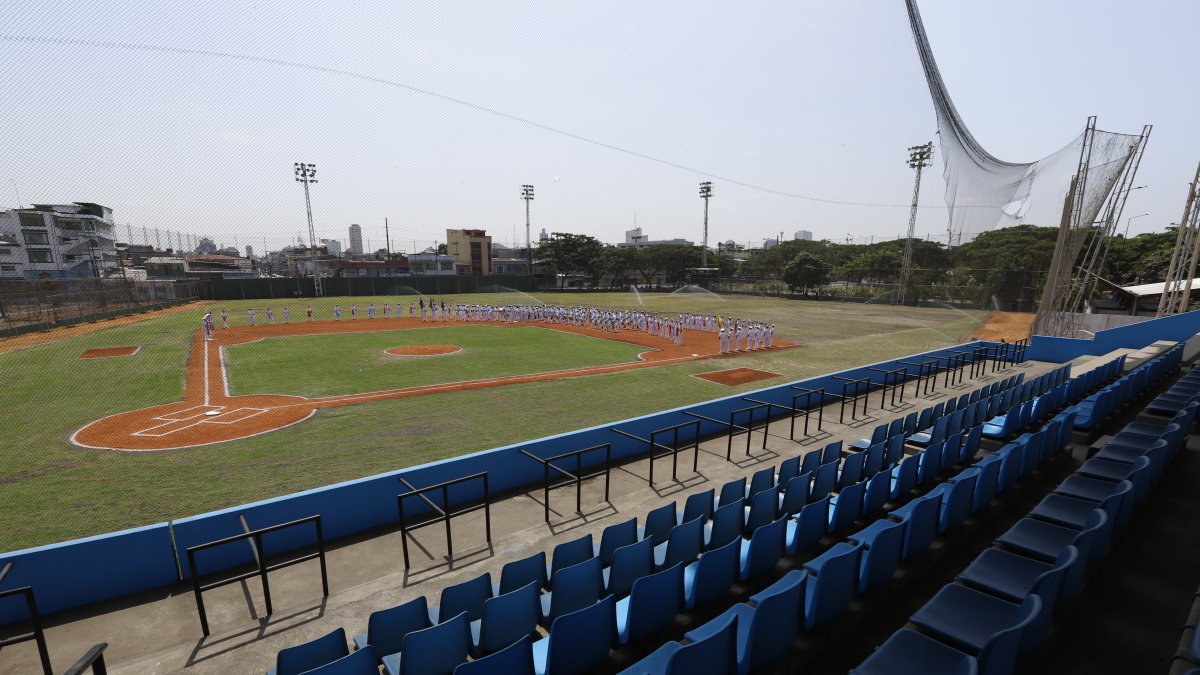 Así luce la nueva cara del Yeyo. En 45 días ya se podrá utilizar el gramado del diamante, el objetivo es que el césped esté bien enraizado.