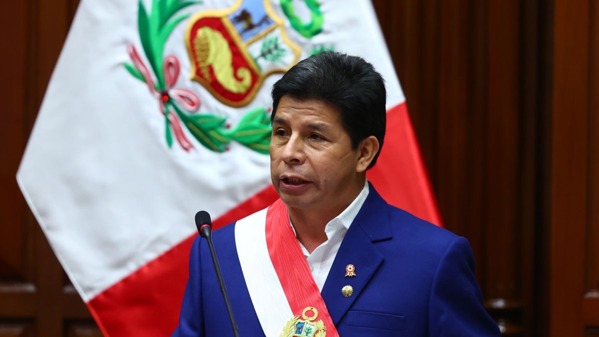El presidente del Perú, Pedro Castillo, mientras ofrece hoy jueves  un mensaje al Congreso de Perú, en el balance de su primer año en el Gobierno,  