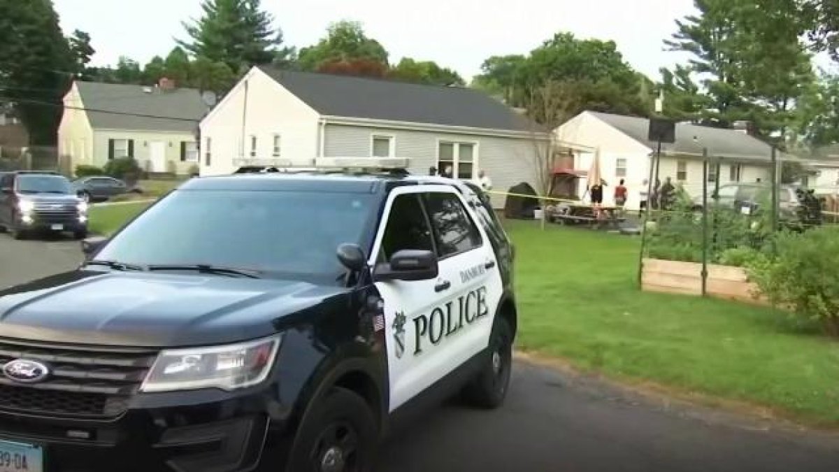 Los agentes policiales encontraron los cuerpos de tres menores de edad y la madre de familia en su vivienda