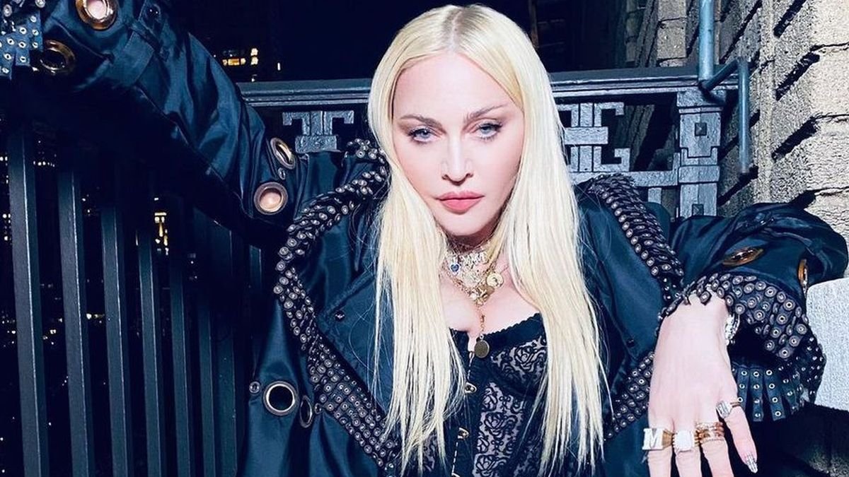 La reina del pop negó también que vaya a vender el catálogo de su discografía.
