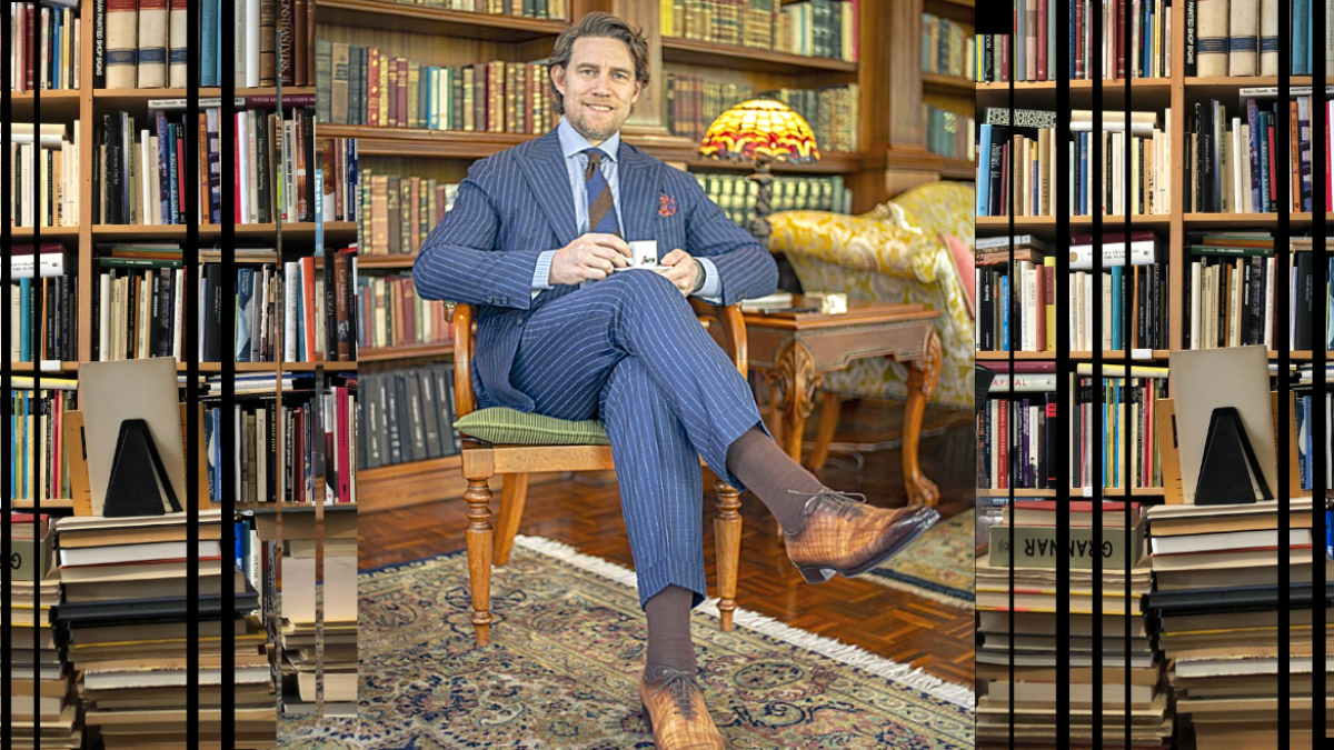 Para confeccionar los trajes utiliza telas inglesas e italianas de insuperable calidad..