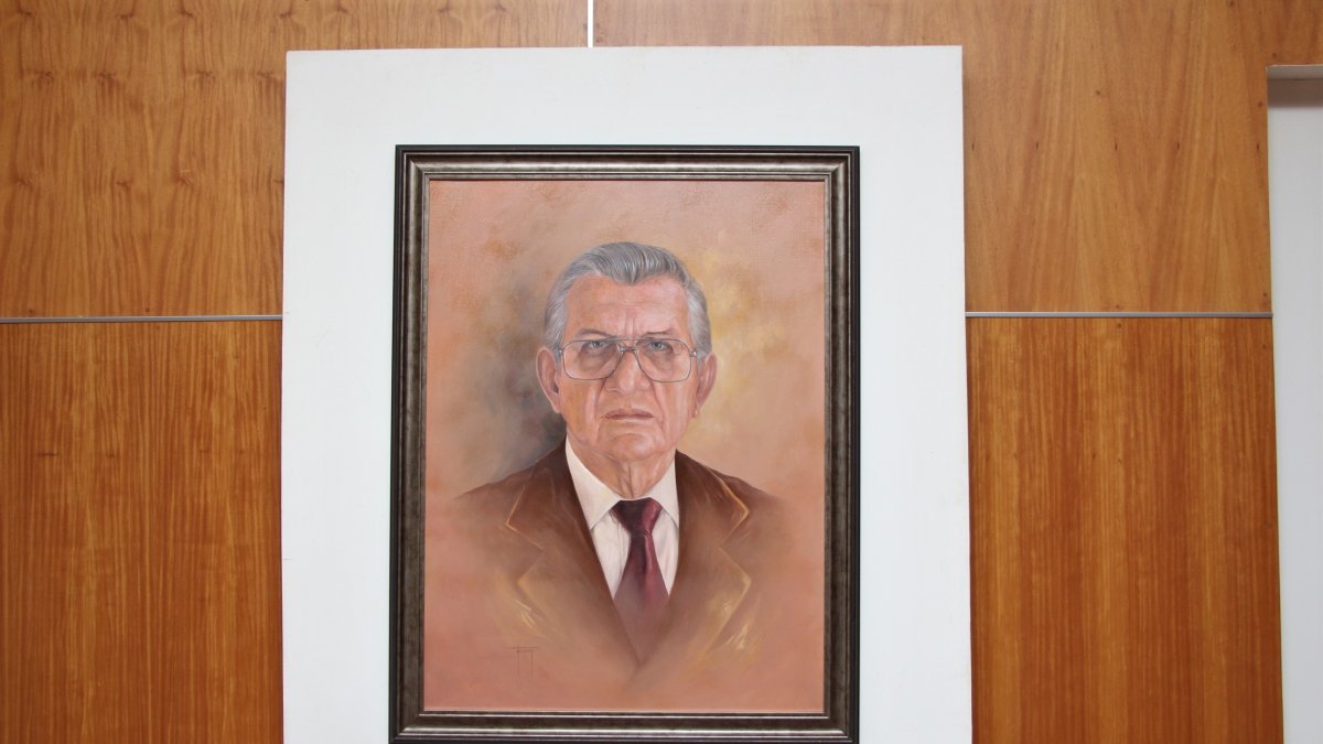 RETRATO DEL LICENCIADO GALO MATRÍNEZ MERCHAN.