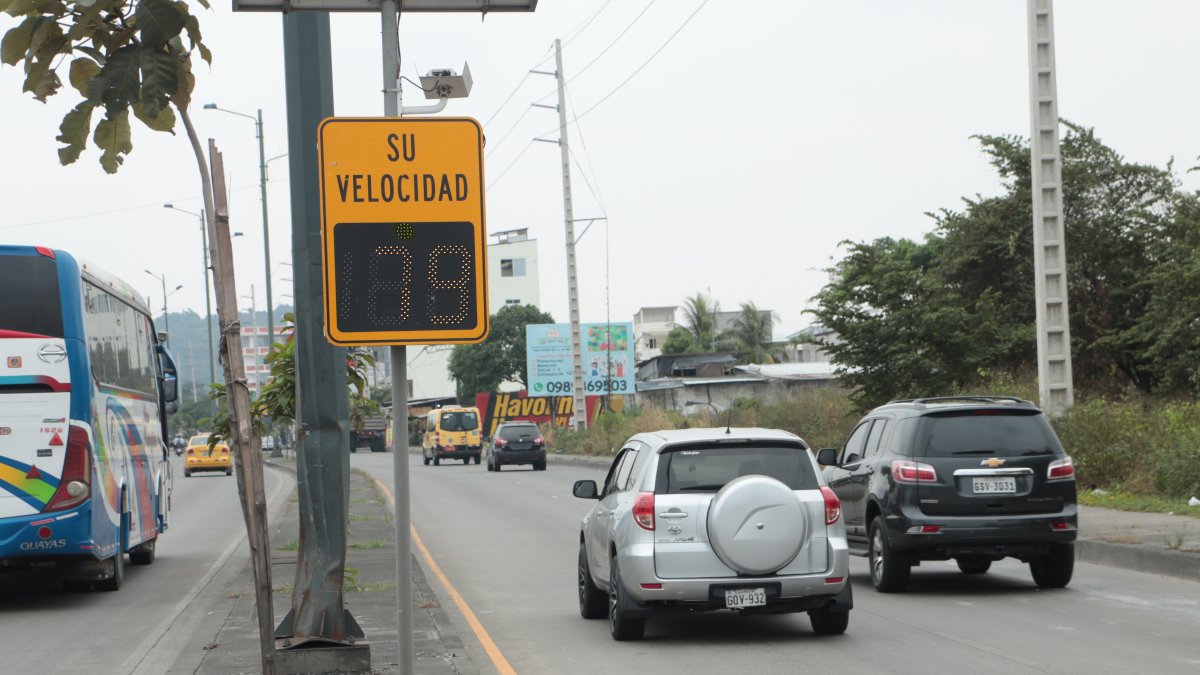 Velocidad. La vía, considerada rápida, tiene un alto índice de siniestralidad.