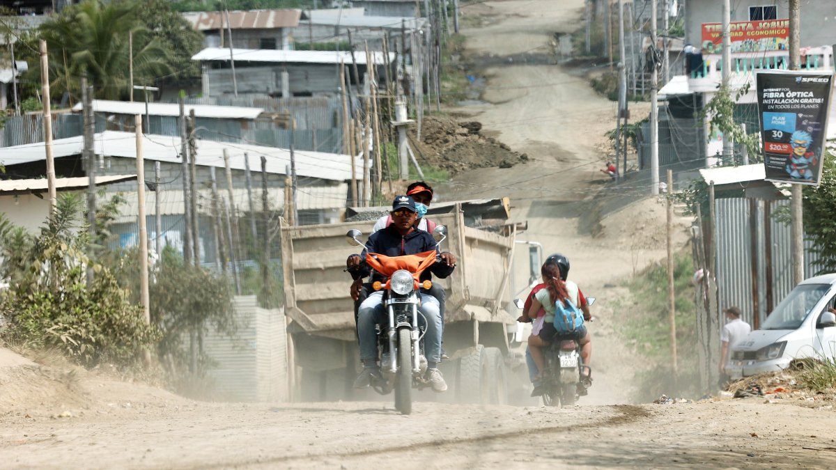 Guayaquil. En cooperativas del noroeste hay pedidos históricos de pavimentación o asfaltado de vías, por ejemplo. Eso ayudaría al patrullaje policial.