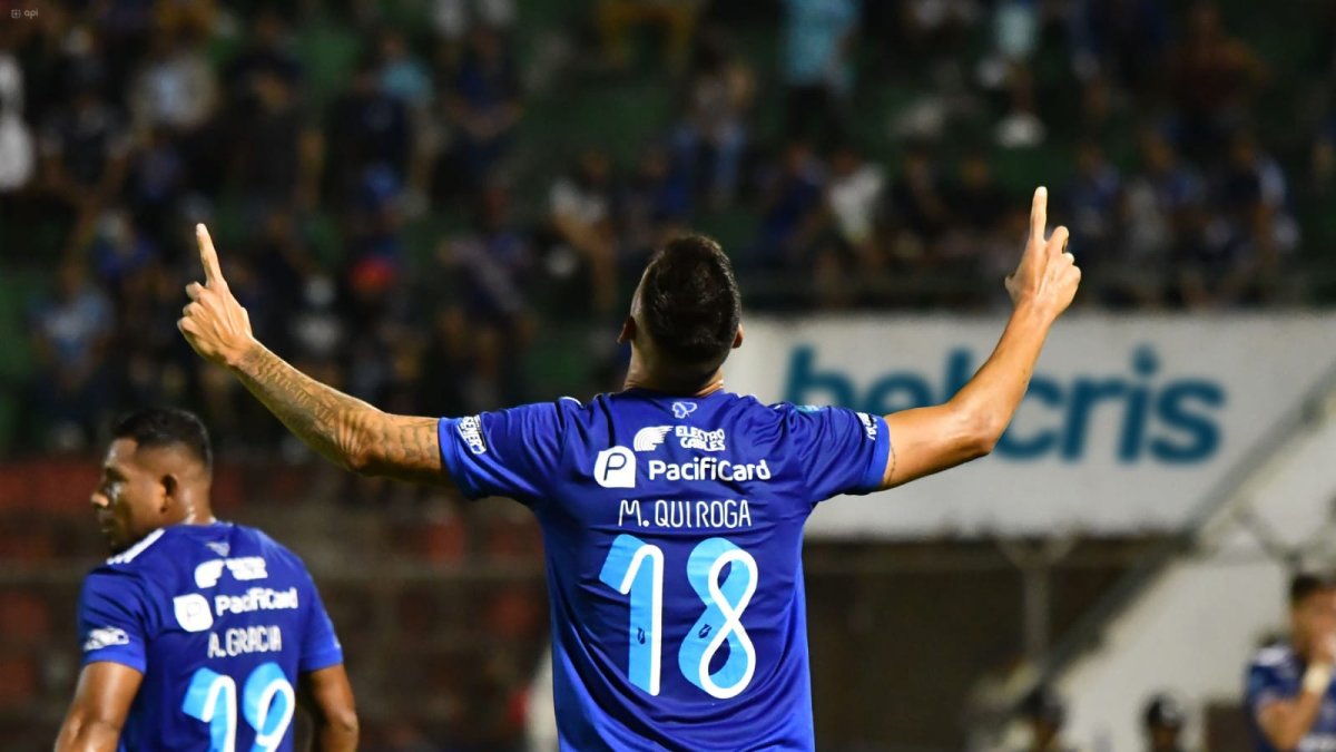 Mauro Quiroga abrió la ruta de la victoria con su tanto en el primer tiempo.