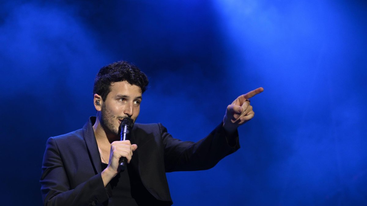 El cantante colombiano Sebastián Yatra, durante una presentación, en Torrelavega (Cantabria, España).