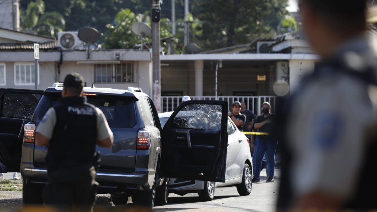 El dinero estaba escondido en maletas y cajas y presuntamente será enviado al Banco Central del Ecuador, para su almacenamiento. Es lo que ha detallado la Fiscalía en su publicación.