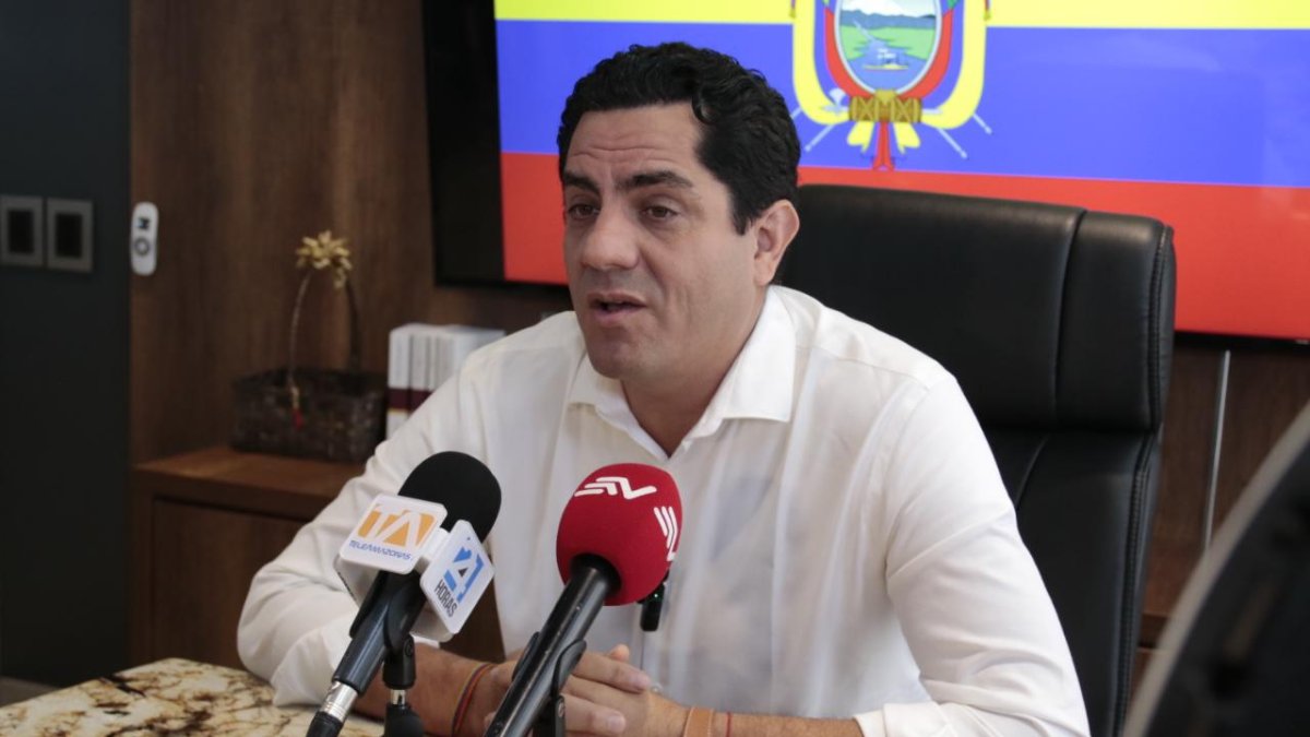 Renuncia.Xavier Hervas, quien se define como un político social democrático, anunció su desafiliación a la Izquierda Democrática.