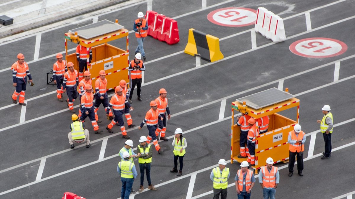 Terminal.- Un grupo de trabajadores en sus labores cotidianas en el puerto de Posorja.