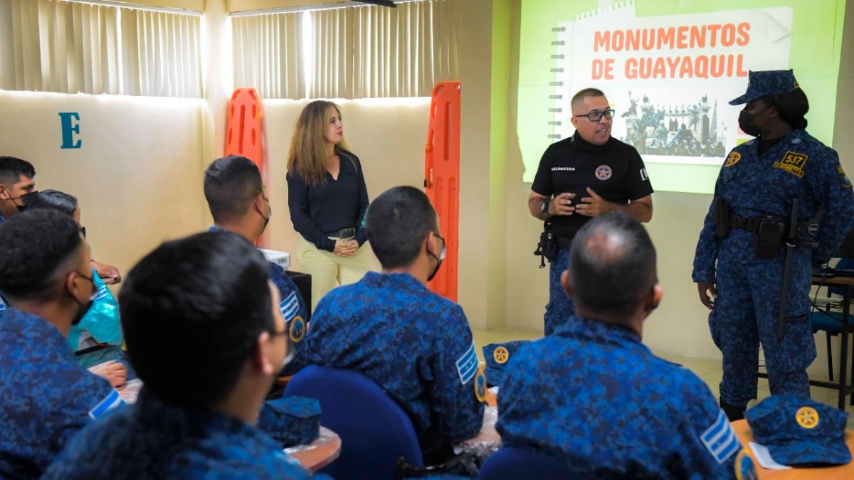 Elementos. Los uniformados durante una capacitación.