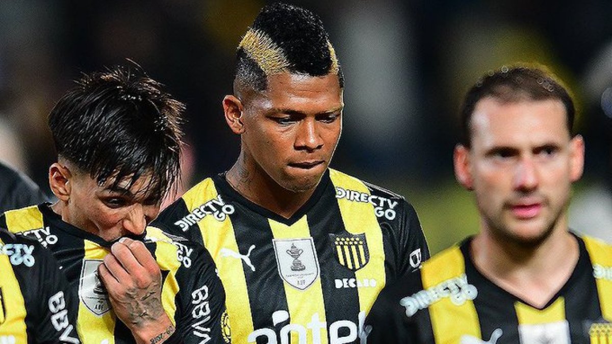 Billy Arce, jugador ecuatoriano de Penarol, tendrá nuevo entrenador.