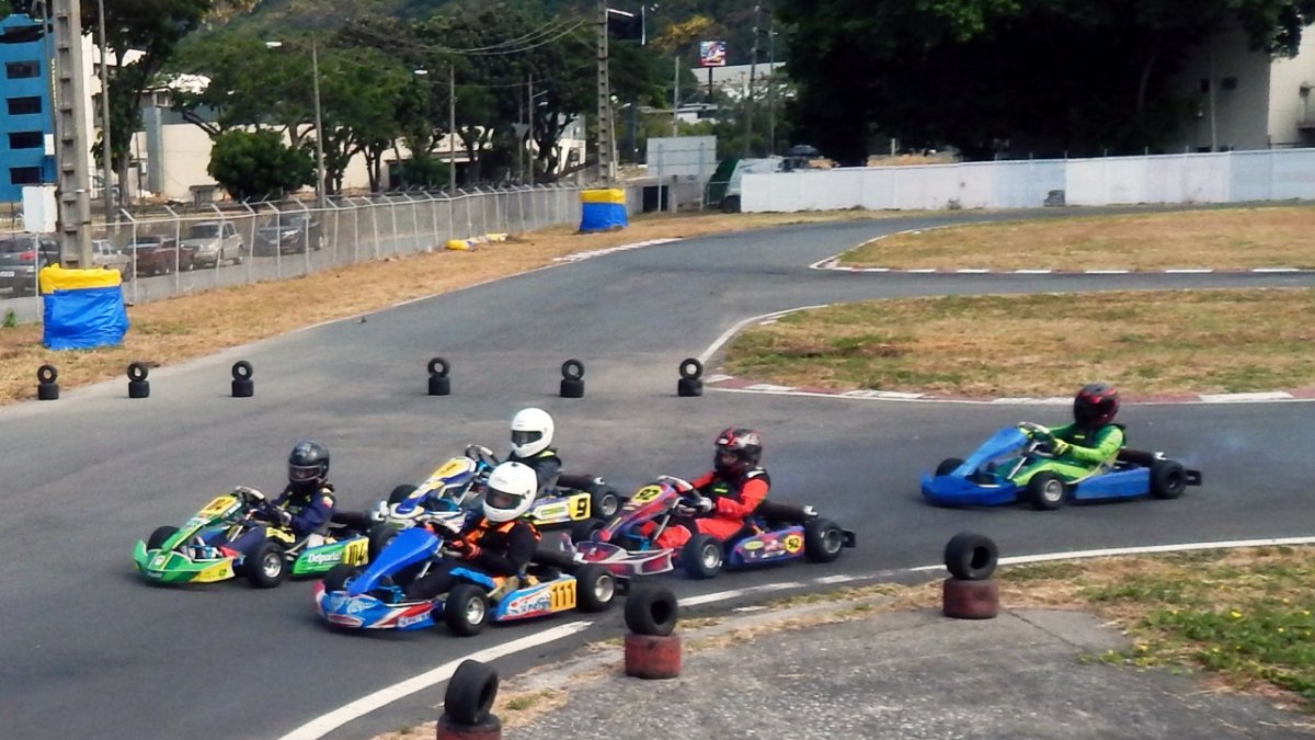 La primera válida del Provincial será doble, es decir que la fecha 1 y 2 se disputará este sábado 12 en el kartódromo de Guayaquil.
