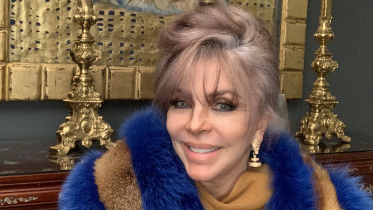 La actriz y cantante es hermana del productor El Güero Castro.