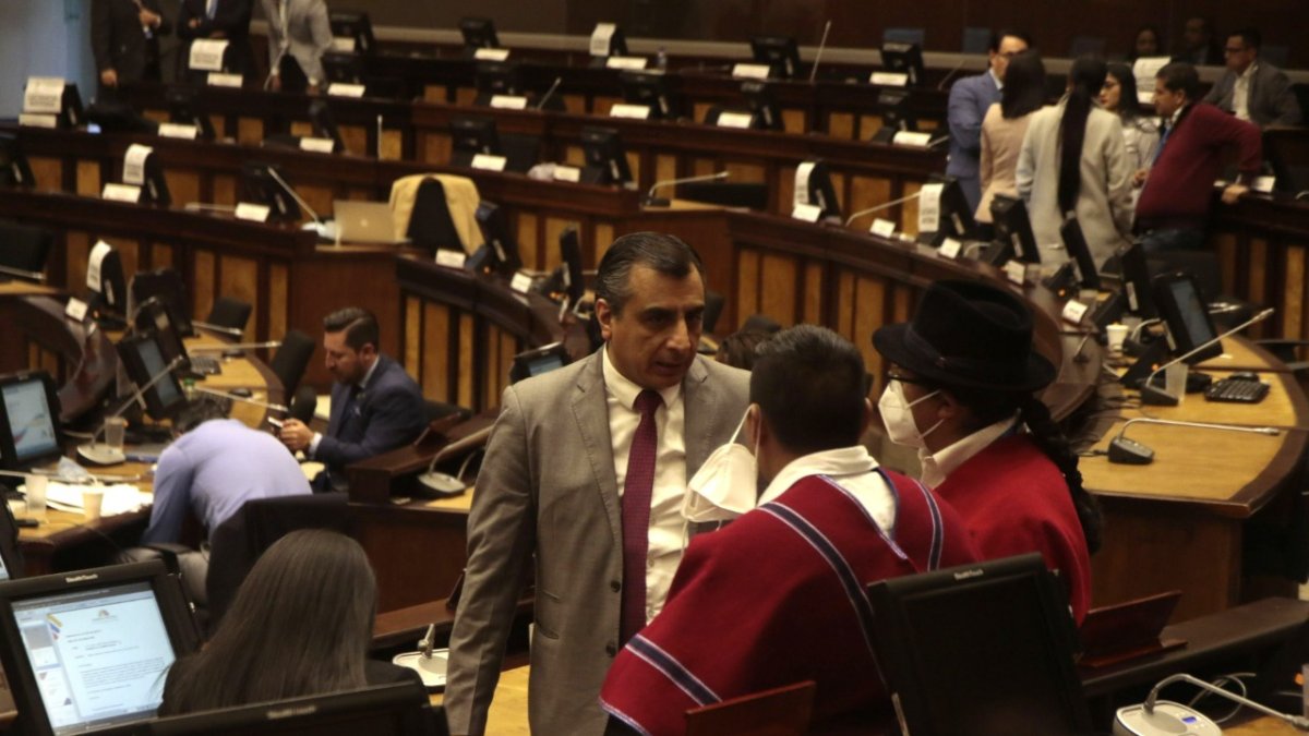 Ponente. Ramiro Narváez tiene una difícil misión por delante: conseguir 92 votos para que el Pleno se ratifique en el texto original de su proyecto de ley.