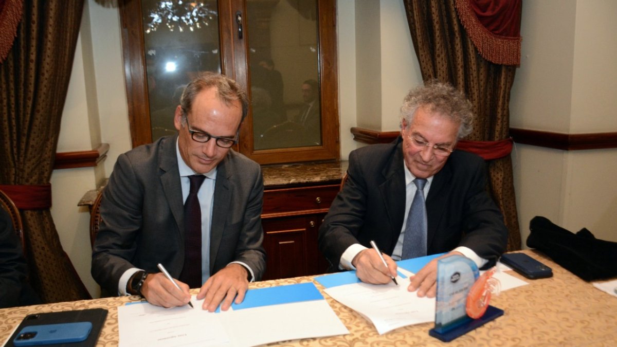 Alonso García Mora, del IFC, y Santiago Salem, de Santa Priscila.