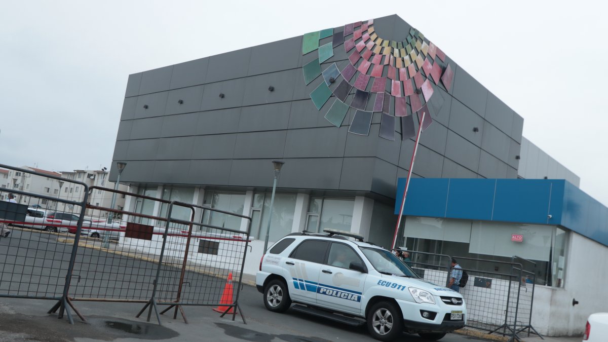 A las 04:00 del viernes 5 de agosto se realizó el levantamiento del cadáver de la niña, para su traslado al Laboratorio de Criminalística.