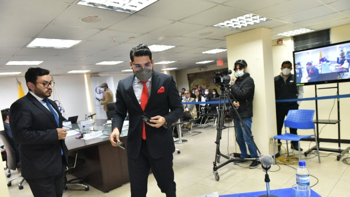 González sumó cuestionamientos desde varios frentes, incluyendo el Ejecutivo que l propuso en una terna.