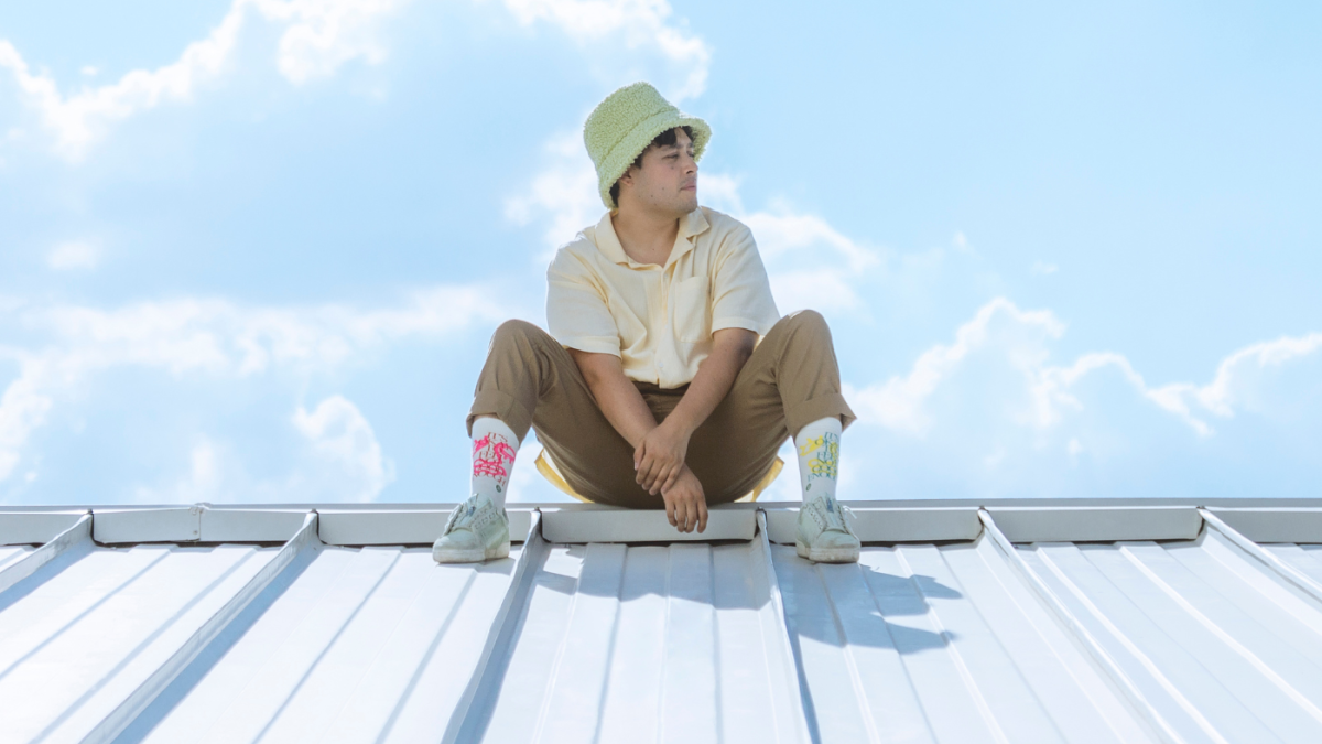 Marco Mares tiene 28 años.