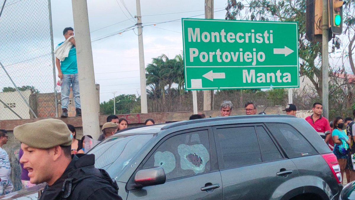 El vehículo en el que se transportaba el periodista recibió nueve disparos de los criminales