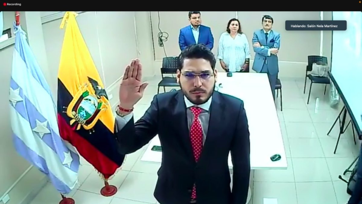 Raúl González tomando juramento vía telemática como nuevo Superintendente de Bancos.