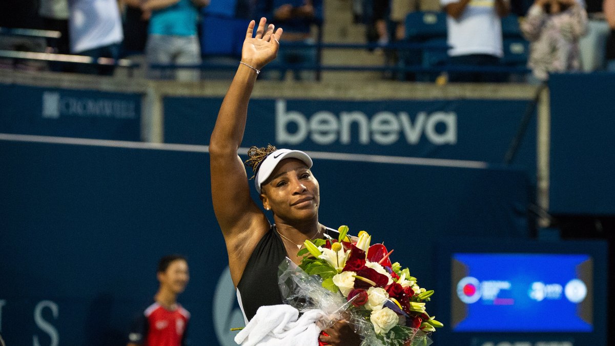 Serena Williams de Estados Unidos se despide tras caer derrotada frente a Belinda Bencic de Suiza