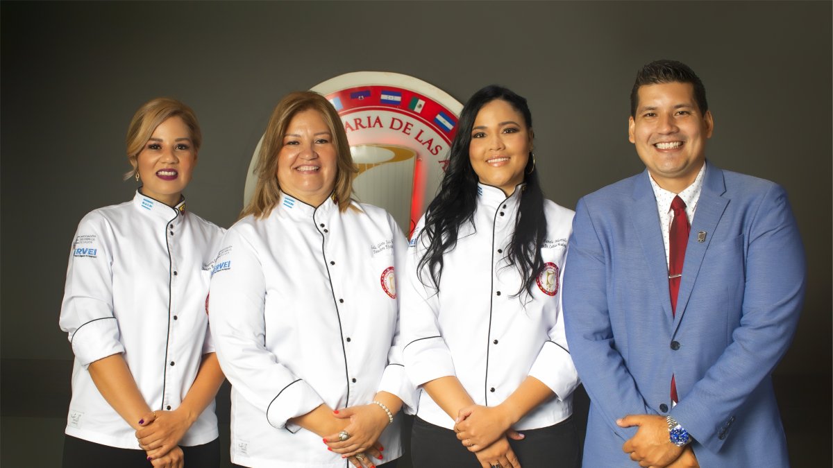 Gloria Saa de Martillo emprendió este camino con sus hijos, las chefs Alexa y Pamela y el ingeniero Alberto Martillo Saa.