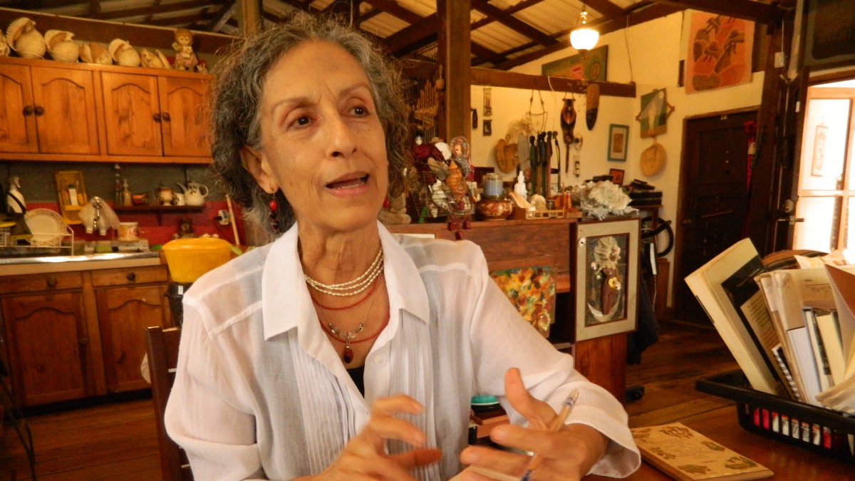 Playas. Carmen Váscones Martínez, en su refugio del barrio Los Esteros.
