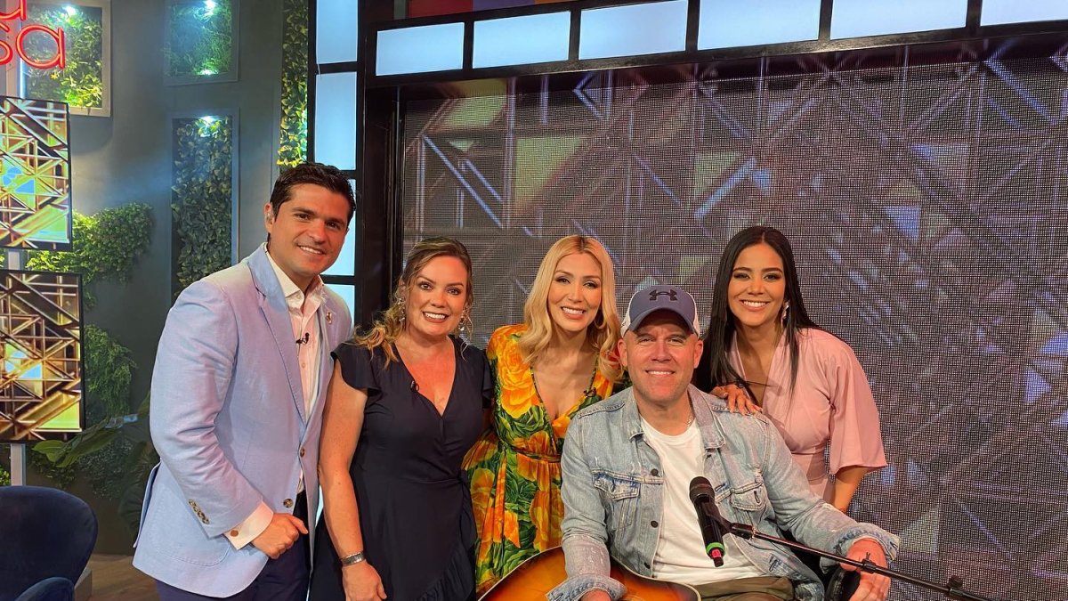 Con el equipo del espacio e invitados.