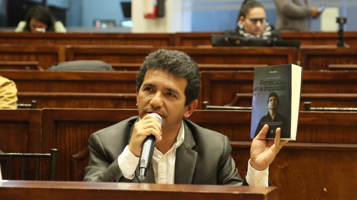 Víctima. Cléver Jiménez: Asambleísta juzgado penalmente sin levantarle la inmunidad. Recibió medidas cautelares de la CIDH y nadie las acató.