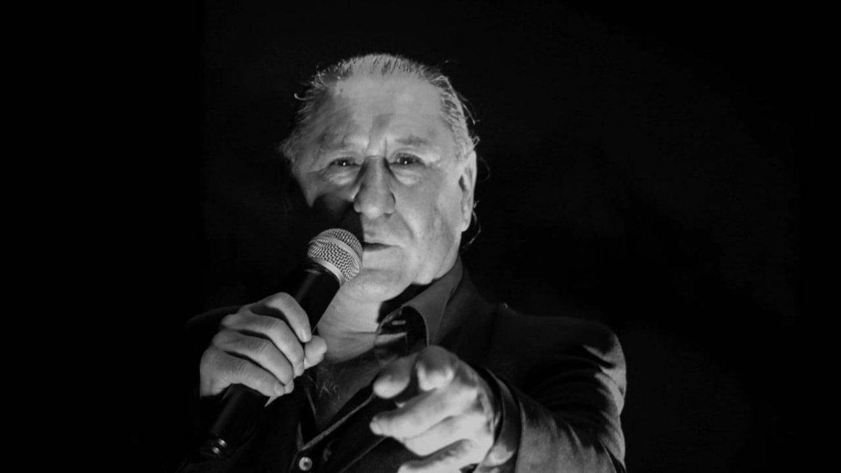 Héctor es un enamorado del folclore latinoamericano y considera a Julio Jaramillo uno de sus mayores referentes.