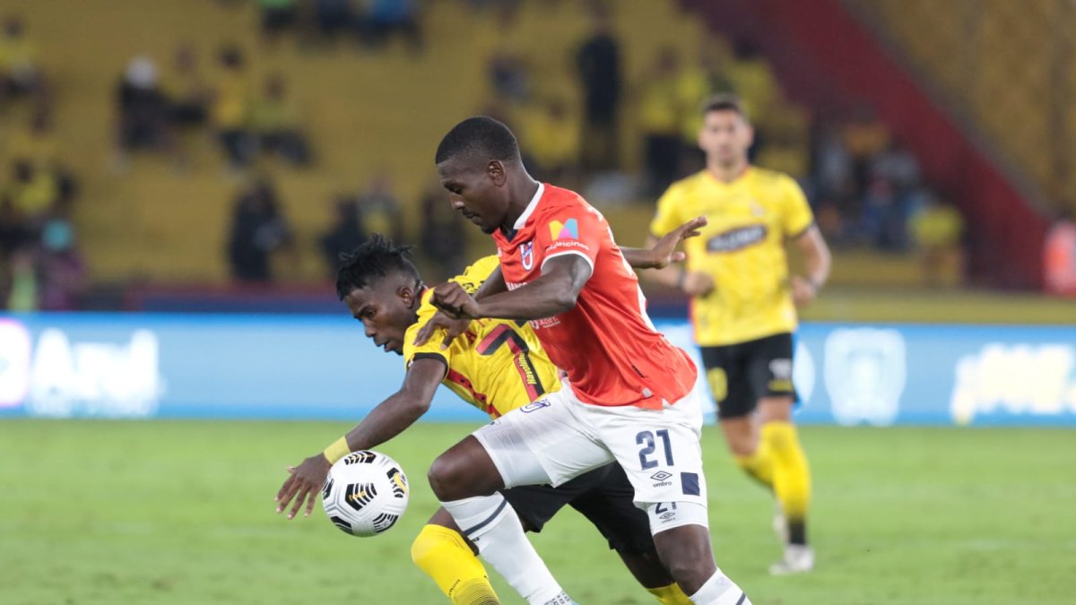 Barcelona no estuvo cómodo contra Universidad Católica y no encontró soluciones con sus alternantes.