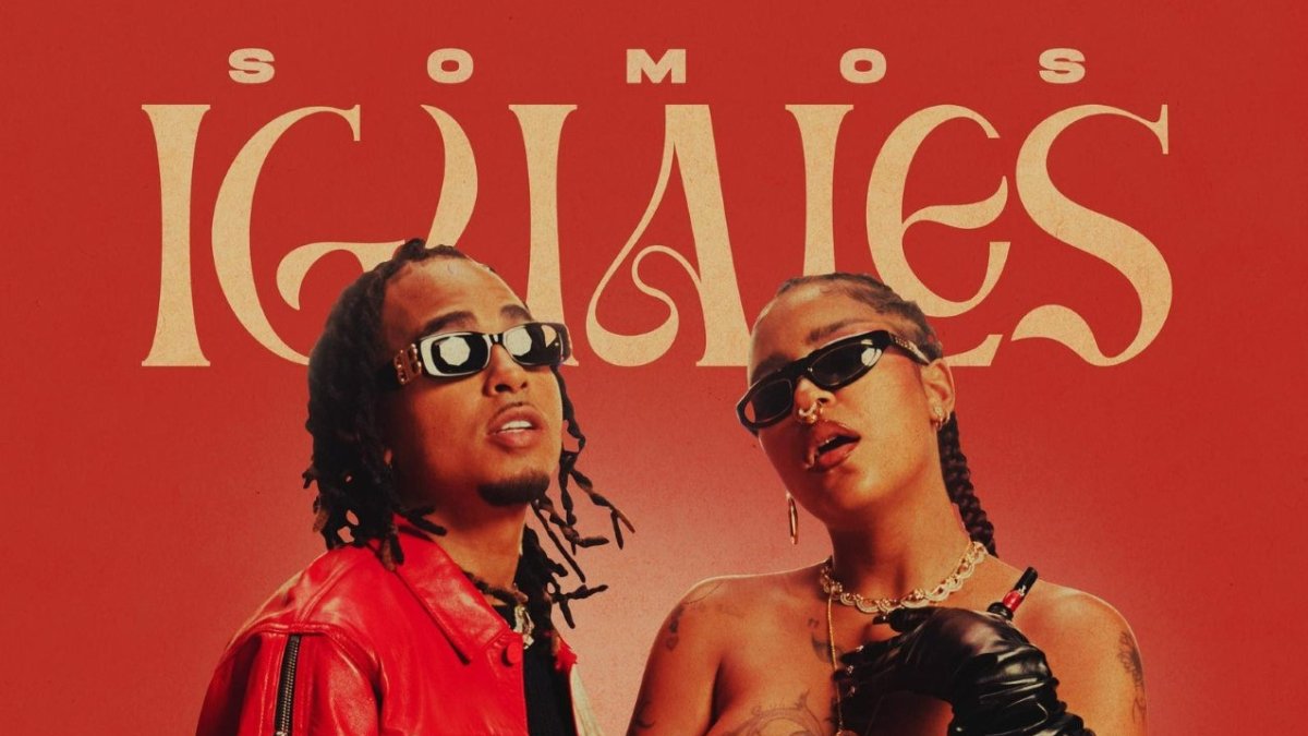 La canción incorpora partes del track original de “Rich Girl” (1993), del dúo británico Louchie Lou y Michie One.