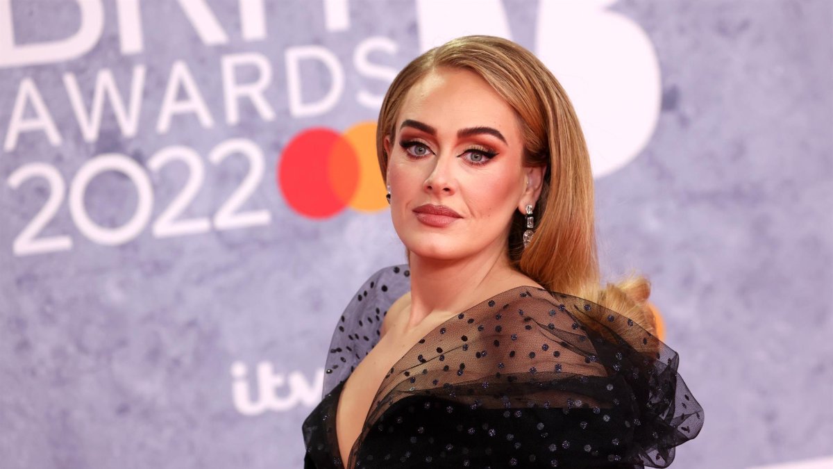 Fotografía de archivo en la que se registró a la cantante británica Adele, en Londres (Reino Unido)