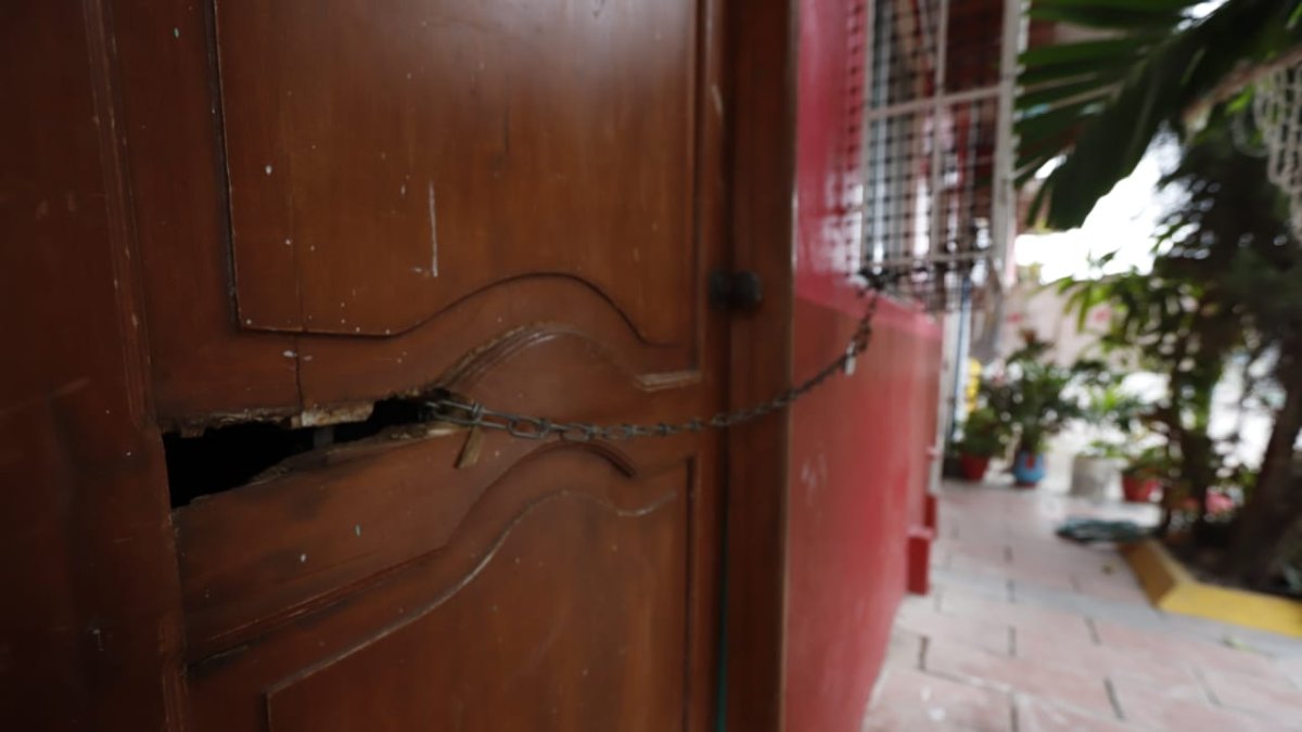 Fuentes policiales han revelado que el padre asesinado registraba seis detenciones, por delitos contra la vida, asociación ilícita, y tenencia ilegal de armas.