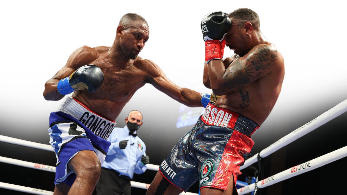 Desde 2015 el púgil ecuatoriano (i) se desempeña como boxeador profesional.