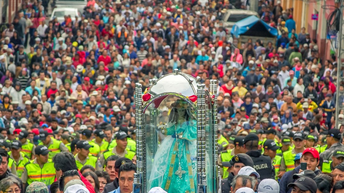 A la Virgen del Cisne la llaman la ‘Churona’, con cariño, por su pelo largo y rizado.