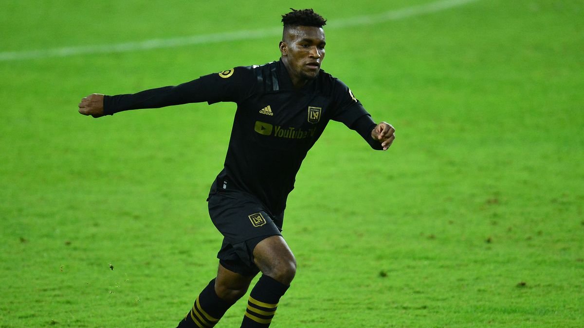 José Cifuentes, volante de LAFC, es fijo en el cuadro titular de su escuadra.