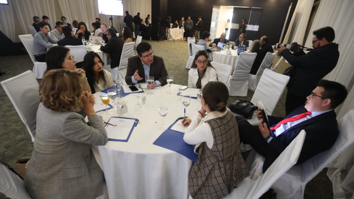 Diálogo. Representantes de gremios dieron sus puntos de vista a los delegados de la Secretaría Jurídica.