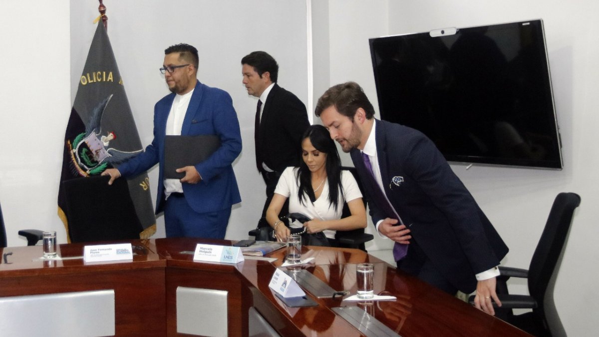 En abril hubo un primer encuentro entre el Ejecutivo y los jefes de bloques legislativos, pero esto no prosperó.