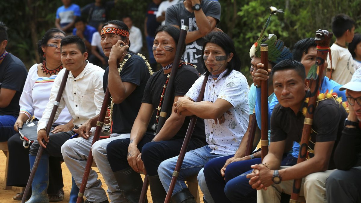 Archivo. Representantes indígenas de Ecuador y de otros países en el décimo aniversario de la sentencia de la Corte Interamericana de Derechos Humanos (Corte IDH).